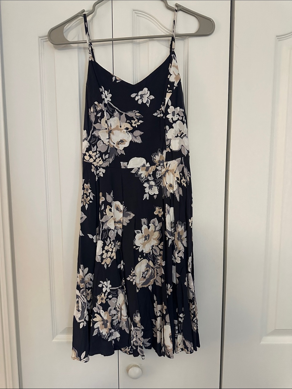 Old Navy Navy Floral Spaghetti-Strap Midi Dress with Cream Blooms